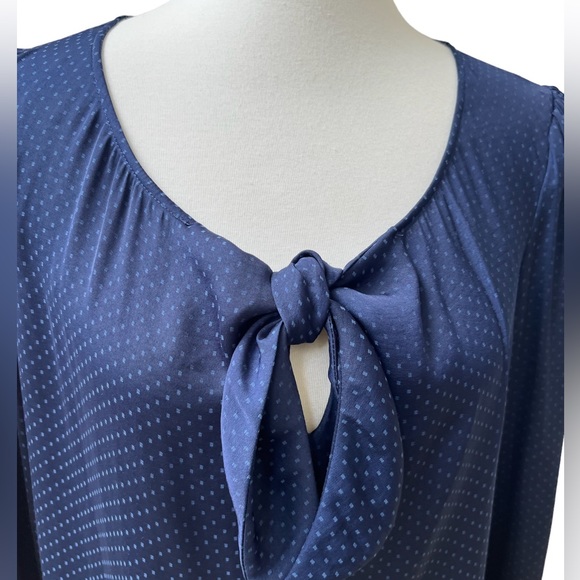 CABI #5525 Knot Blouse Women’s Medium Bow Top Navy Blue Polka Dot Blouse - Picture 2 of 8